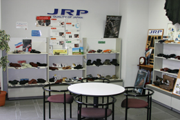 SHOW ROOM